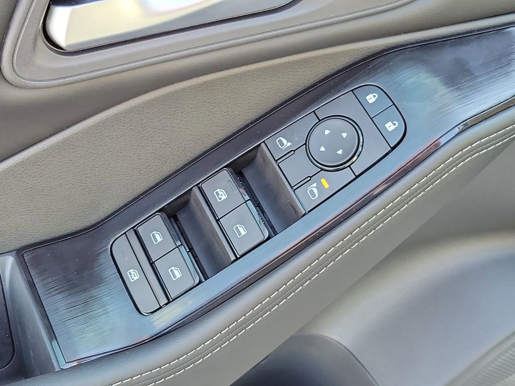 New 2026 Nissan Rogue SV AWD/4WD image 17