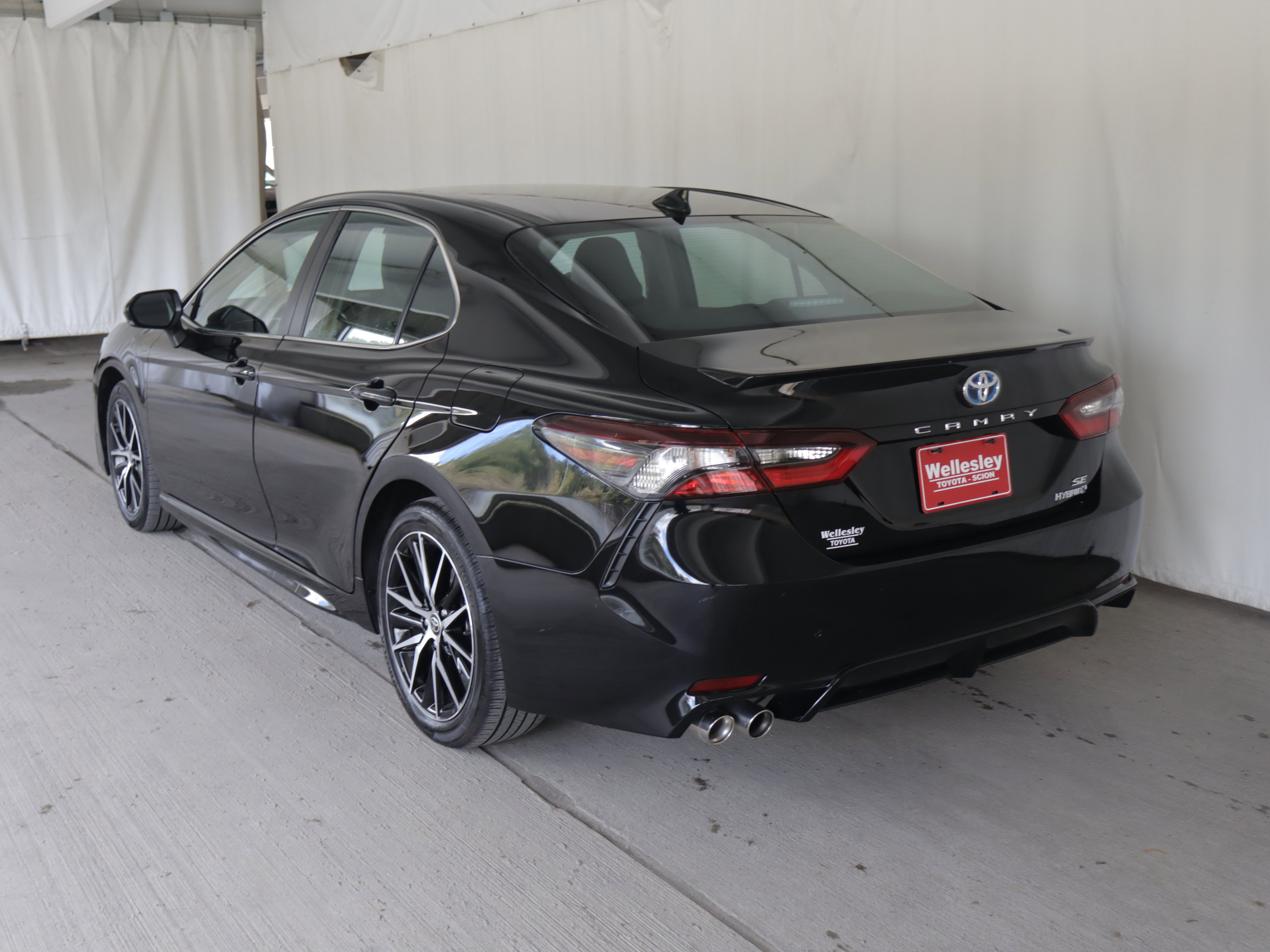 Used 2024 Toyota Camry SE FWD image 24