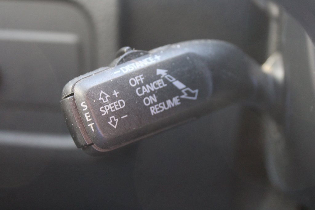 Used 2017 Volkswagen Touareg Wolfsburg Edition image 28