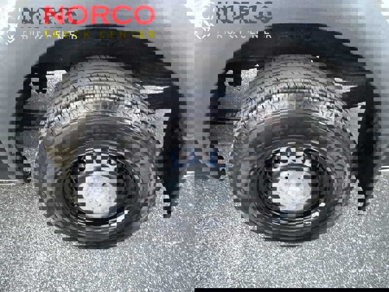 Used 2016 Mercedes-Benz Sprinter 2500 image 13