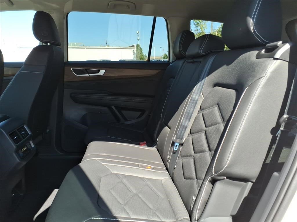 New 2026 Volkswagen Atlas SE image 10