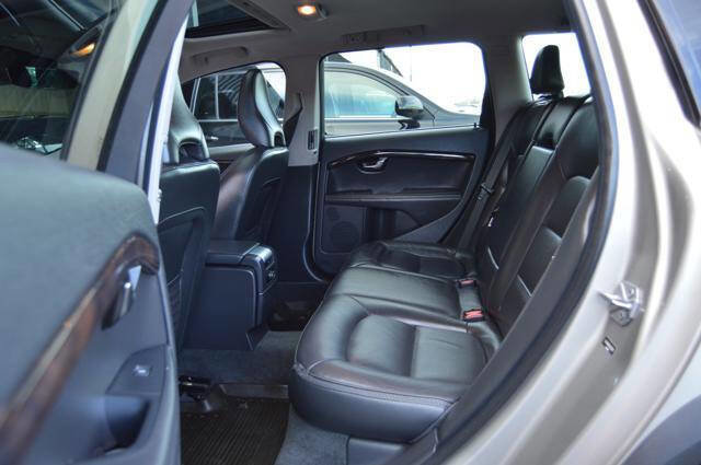 Used 2016 Volvo XC70 T5 Premier w/ Proximity Package image 47