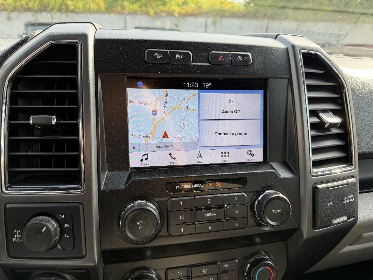 Used 2019 Ford F150 XLT w/ Equipment Group 302A Luxury AWD/4WD image 16