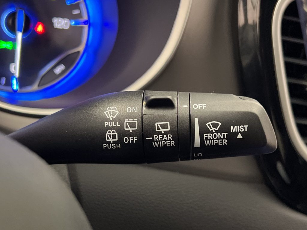 Used 2027 Chrysler Pacifica Select FWD image 61