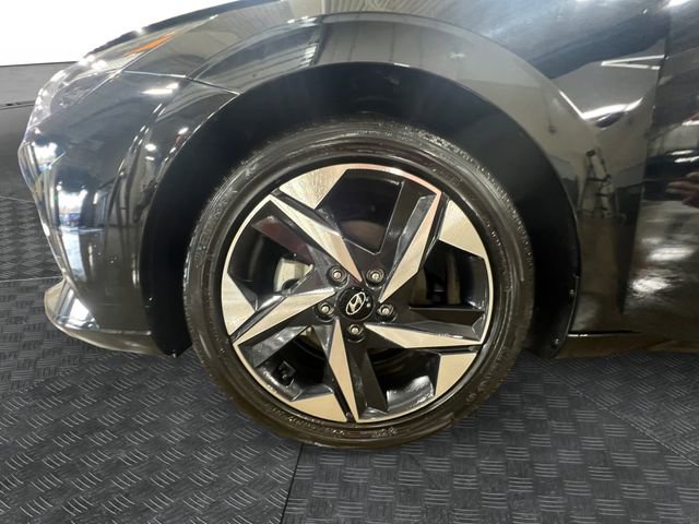 Used 2023 Hyundai Elantra Limited w/ Cargo Package image 15