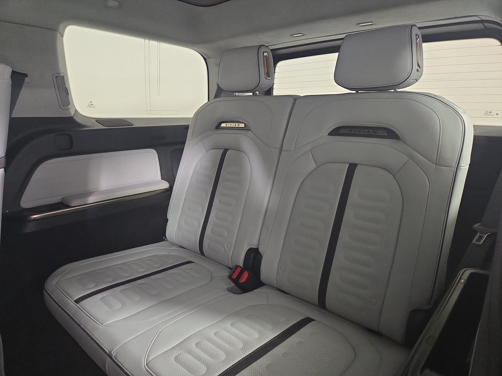 Used 2023 Rivian R1S Adventure AWD/4WD image 56