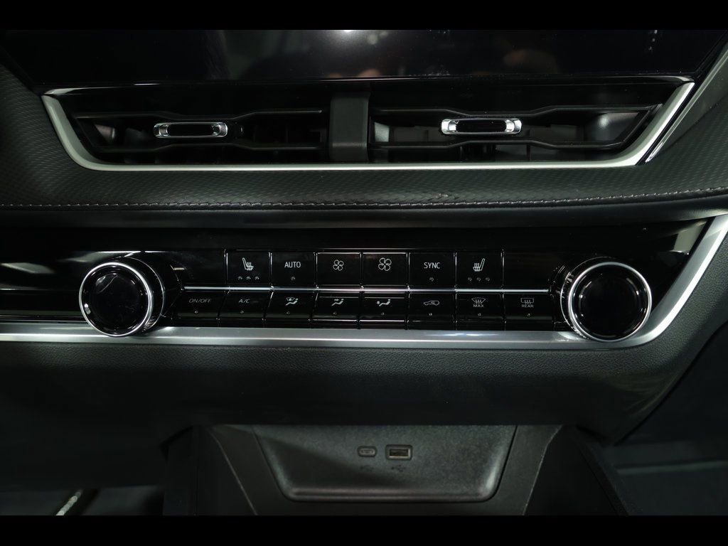 New 2026 Chevrolet Equinox LT w/ Convenience Package II image 20