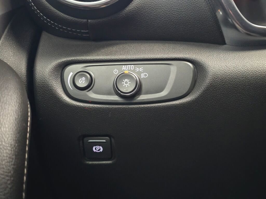 Used 2025 Chevrolet Blazer LT image 26