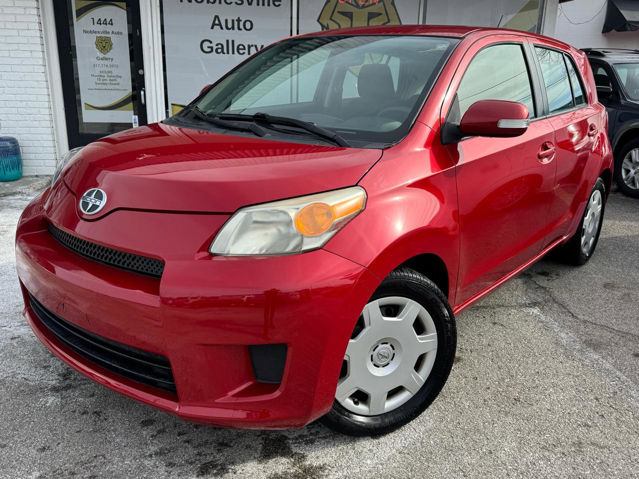 Used 2010 Scion xD image 1