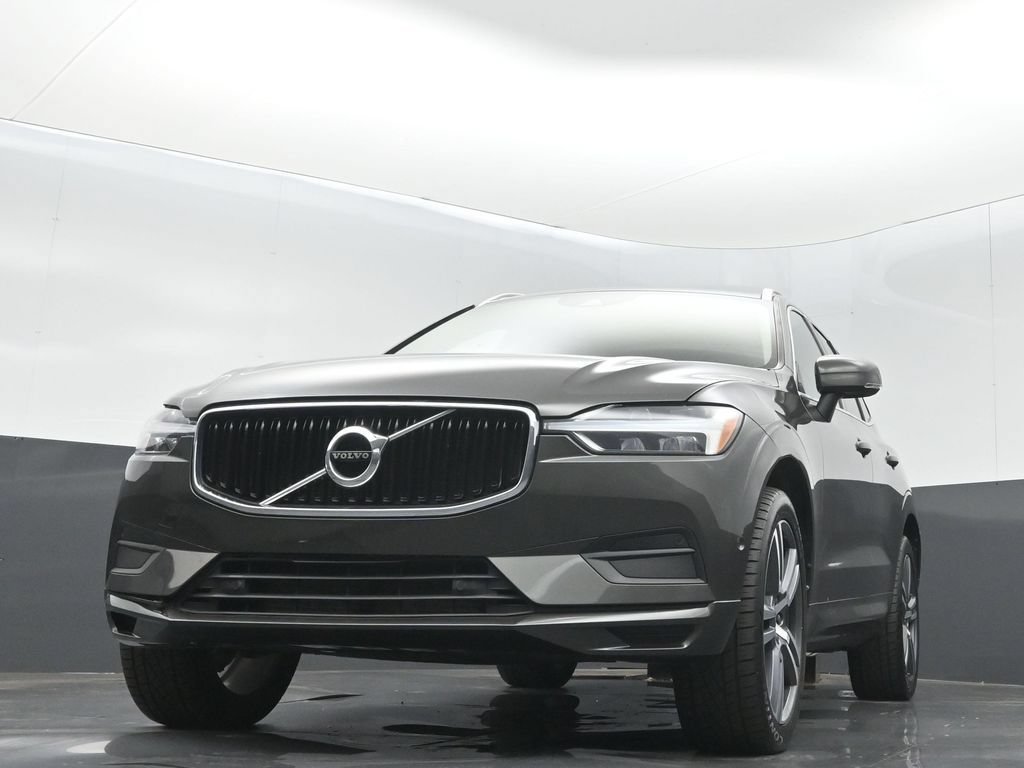 Used 2018 Volvo XC60 T5 Momentum w/ Vision Package AWD/4WD image 11