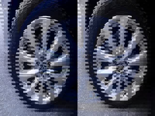 Used 2020 Toyota Camry LE w/ Convenience Package image 32