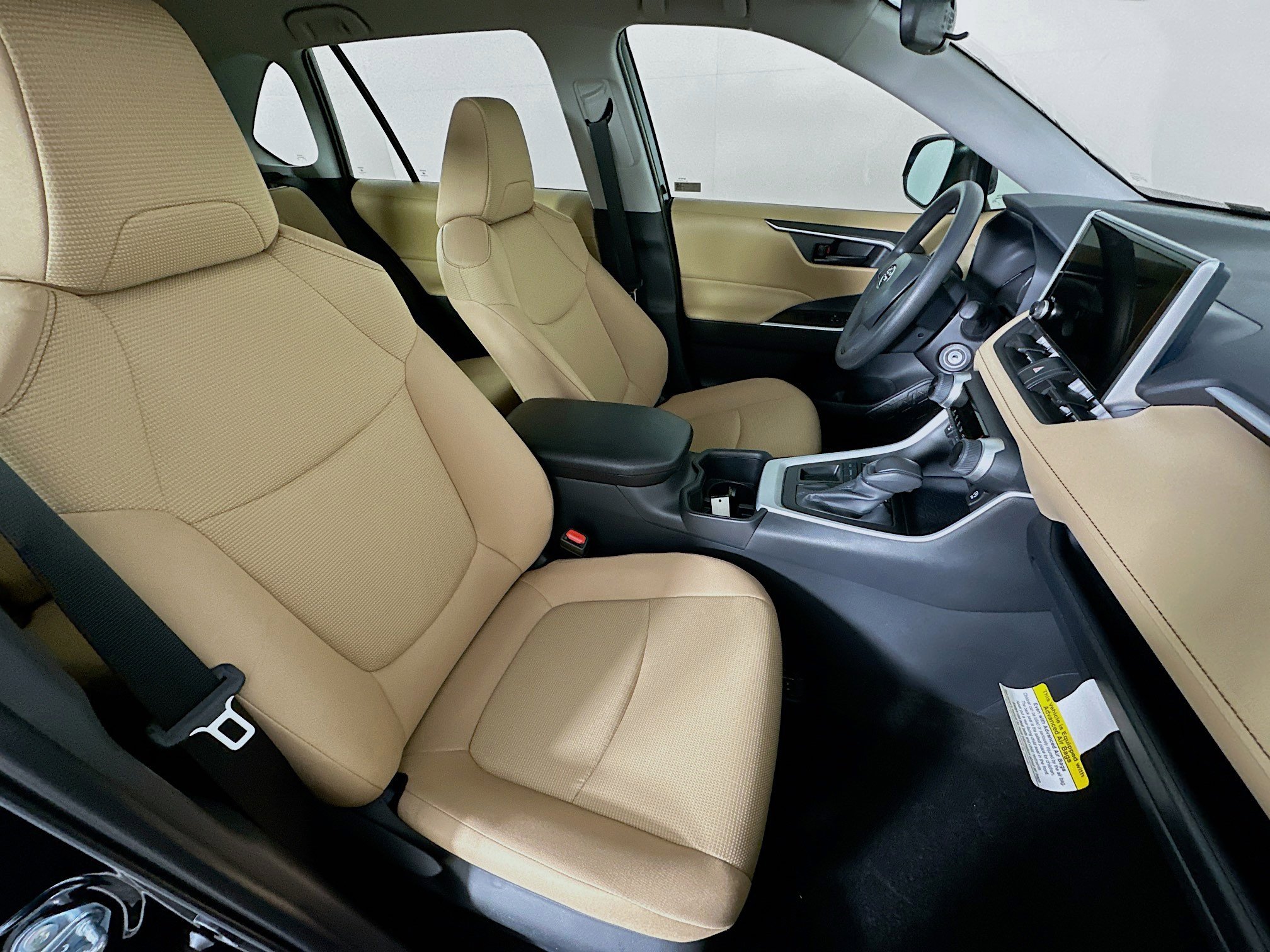 Used 2025 Toyota RAV4 LE image 30