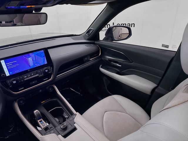 Used 2025 Toyota Grand Highlander AWD Hybrid image 24