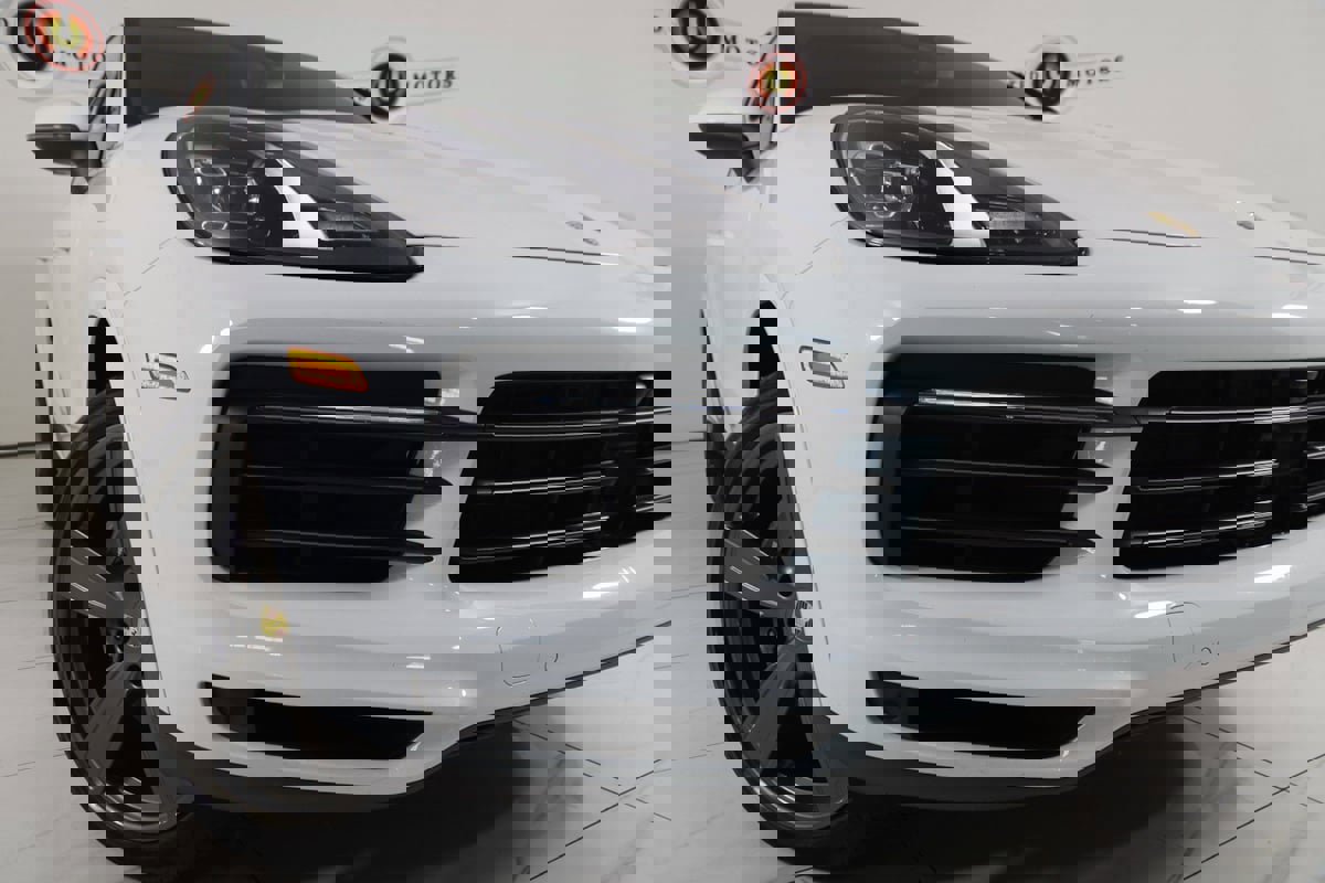 Used 2023 Porsche Cayenne Coupe image 27