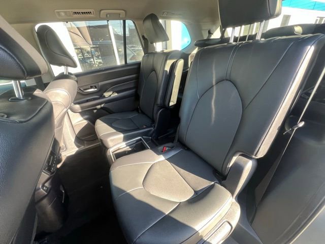 Used 2025 Toyota Grand Highlander XLE image 18