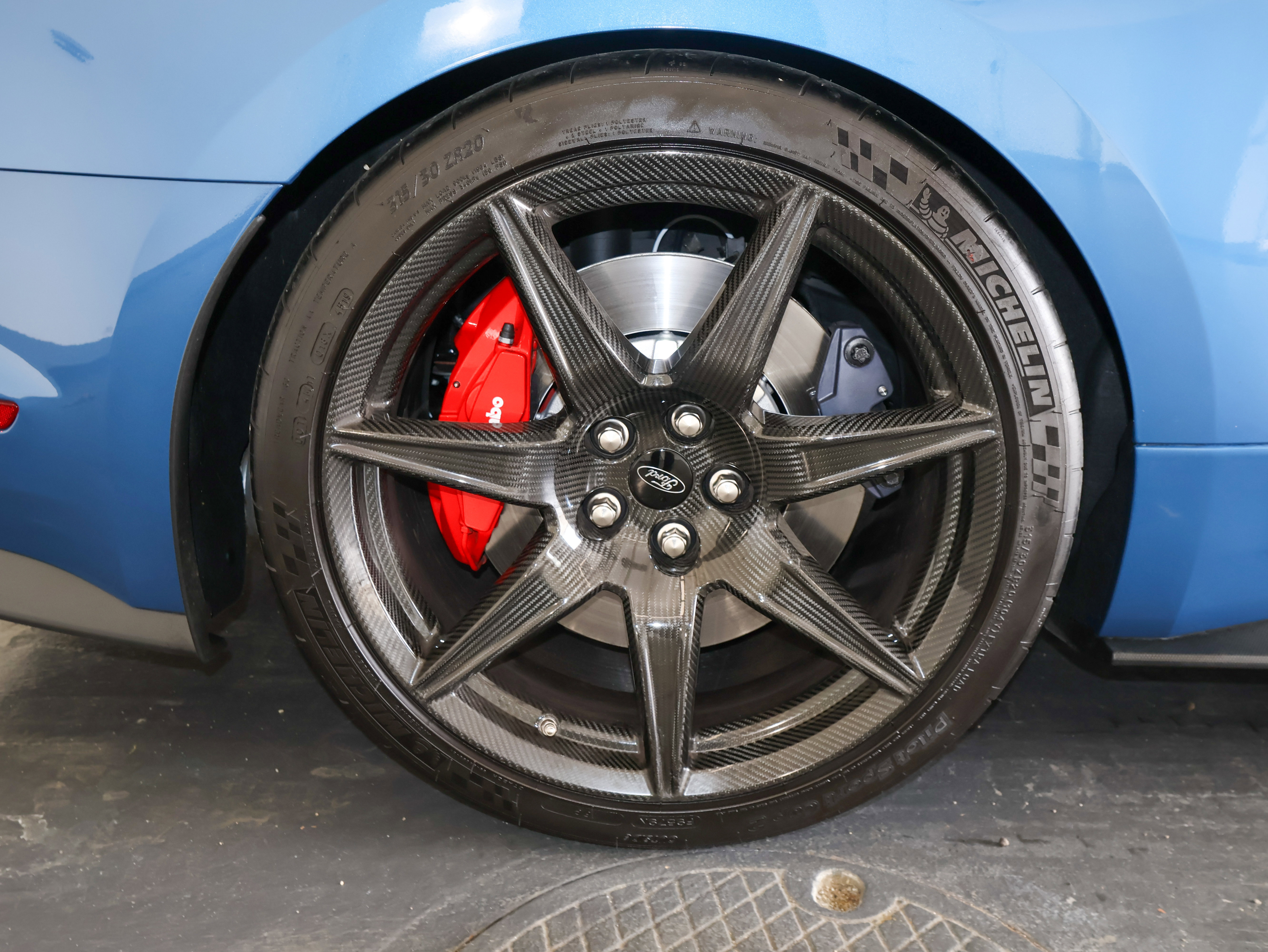 Used 2020 Ford Mustang Shelby GT500 w/ Carbon Fiber Track Pack RWD image 42