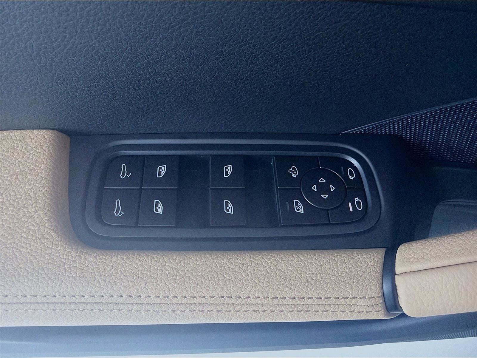 New 2026 Porsche Cayenne Coupe image 8