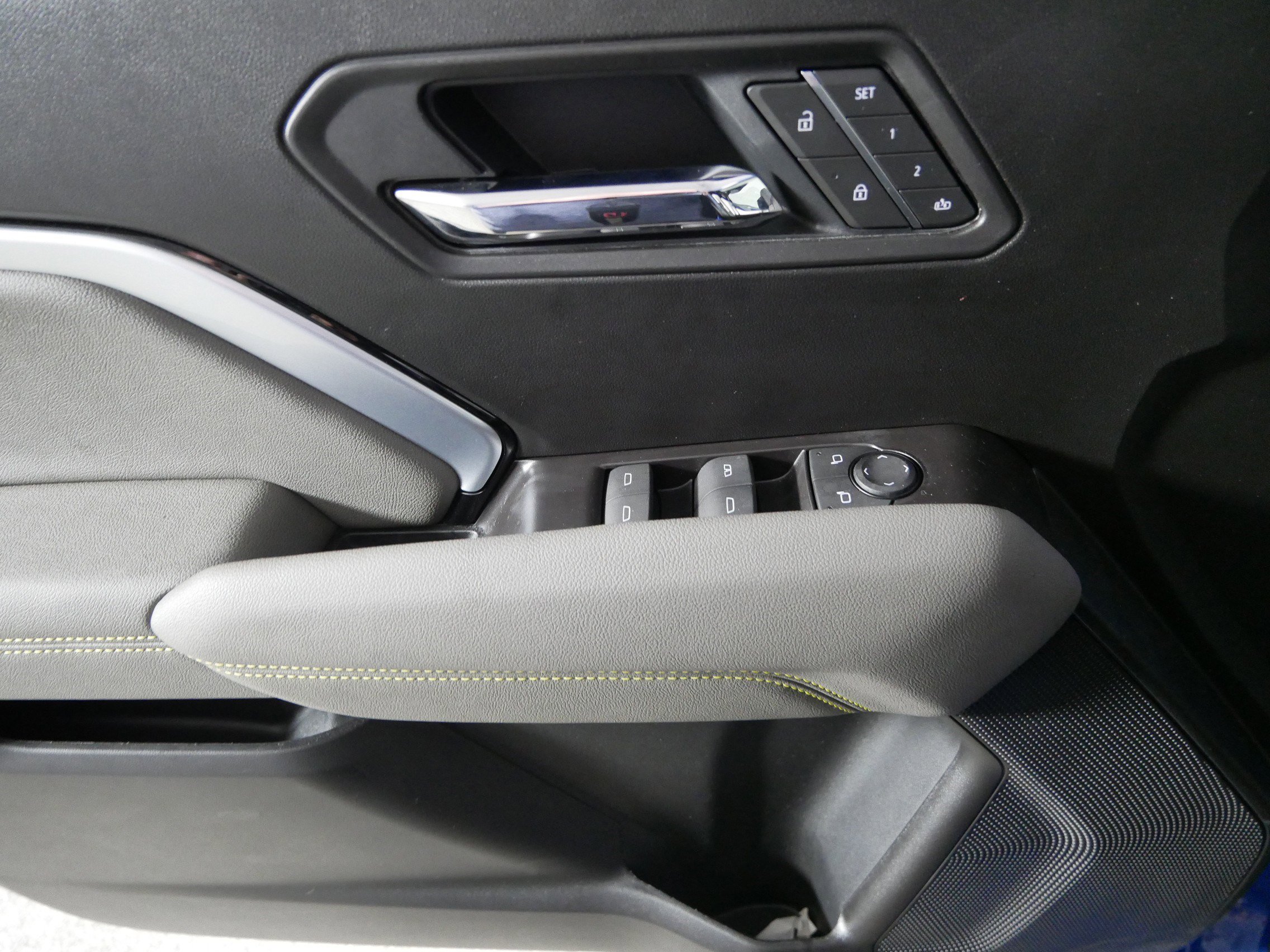 Used 2025 Chevrolet Colorado ZR2 w/ Technology Package image 19