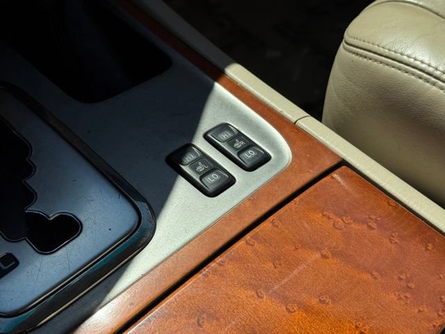 Used 2005 Lexus LX 470 4WD image 16