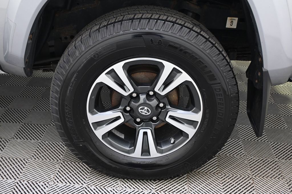 Used 2017 Toyota Tacoma TRD Sport w/ Tow Package (A/T) AWD/4WD image 20