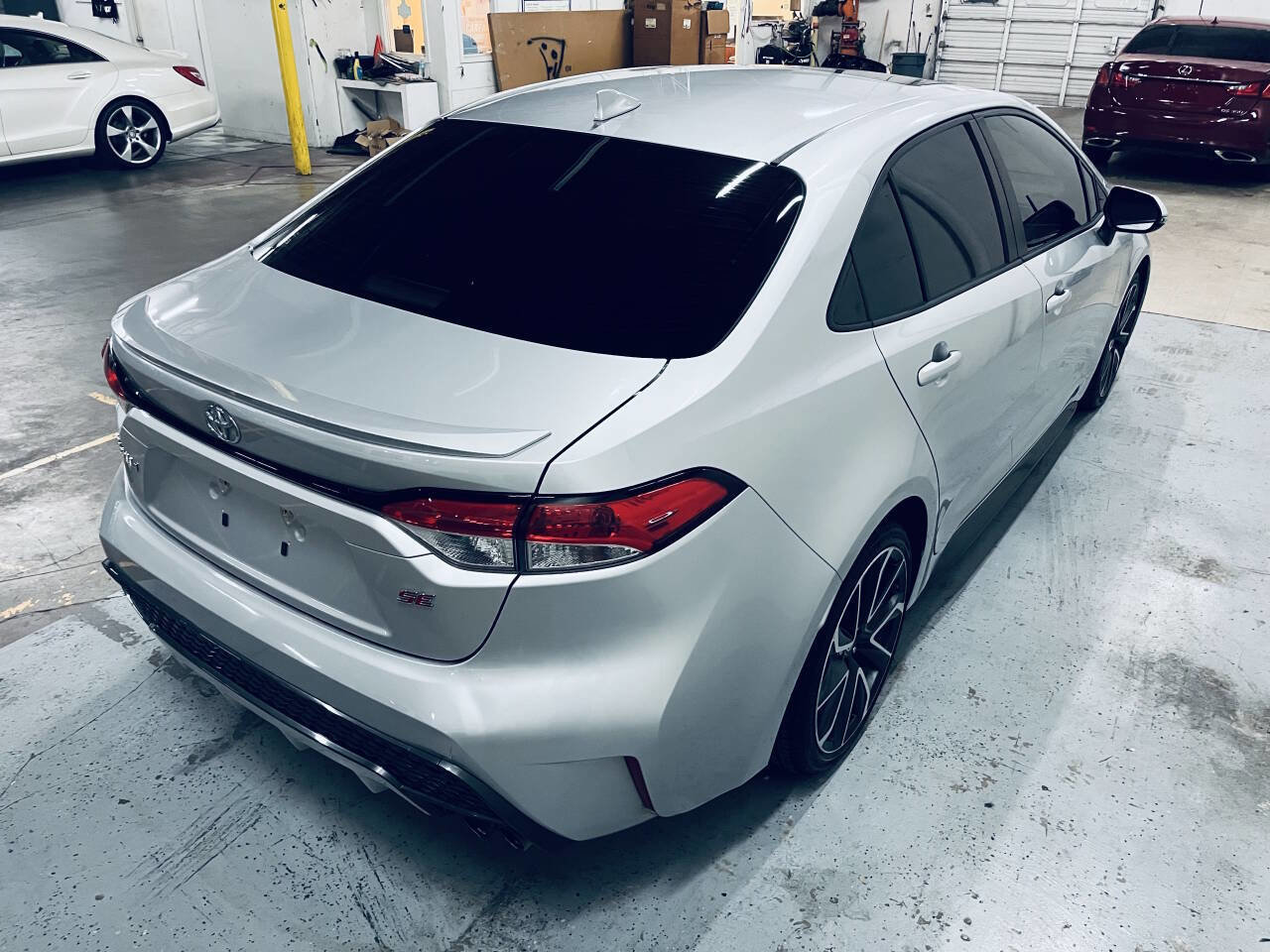 Used 2020 Toyota Corolla SE w/ SE Premium Package FWD image 9