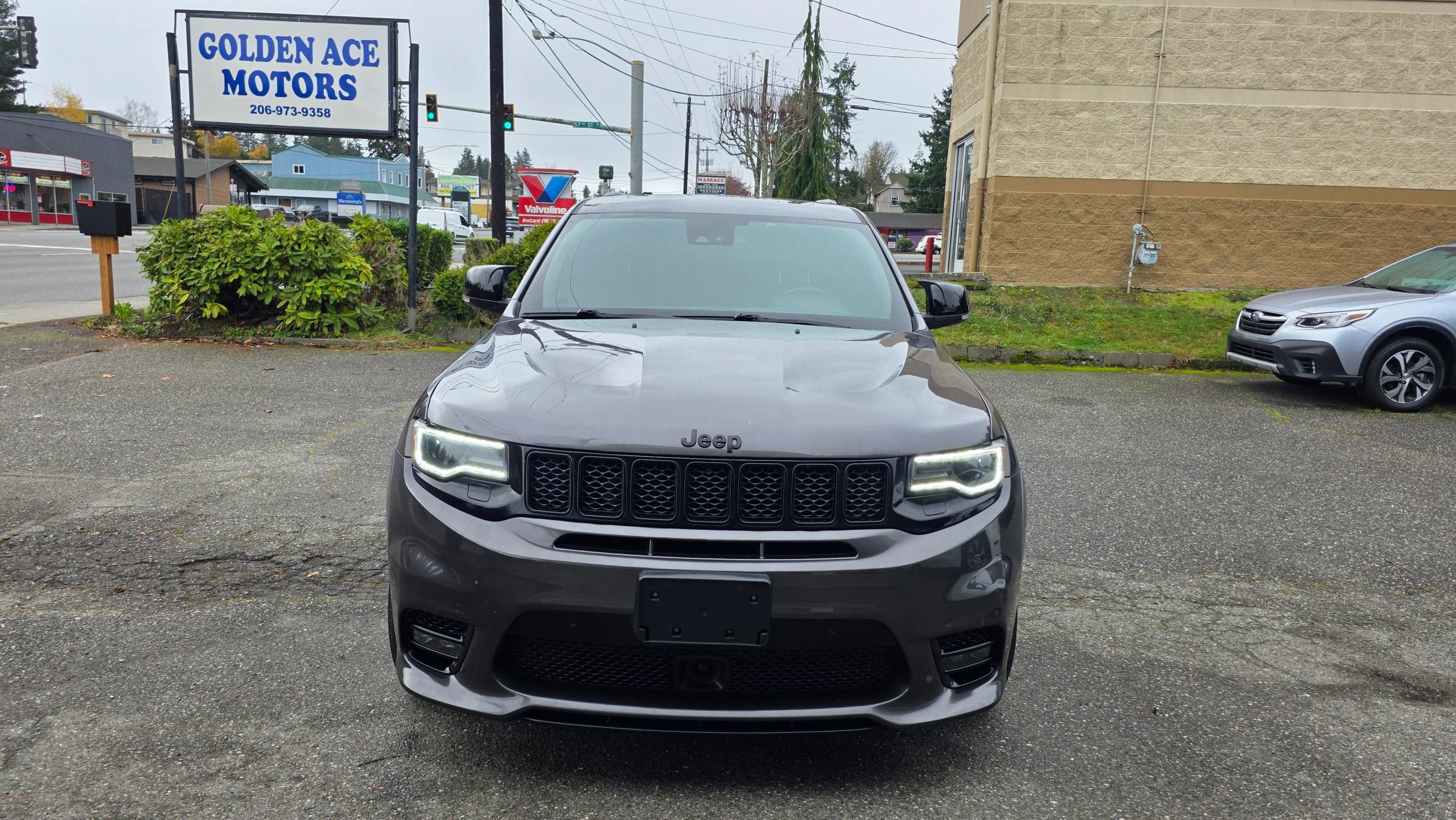 Used 2018 Jeep Grand Cherokee SRT image 2