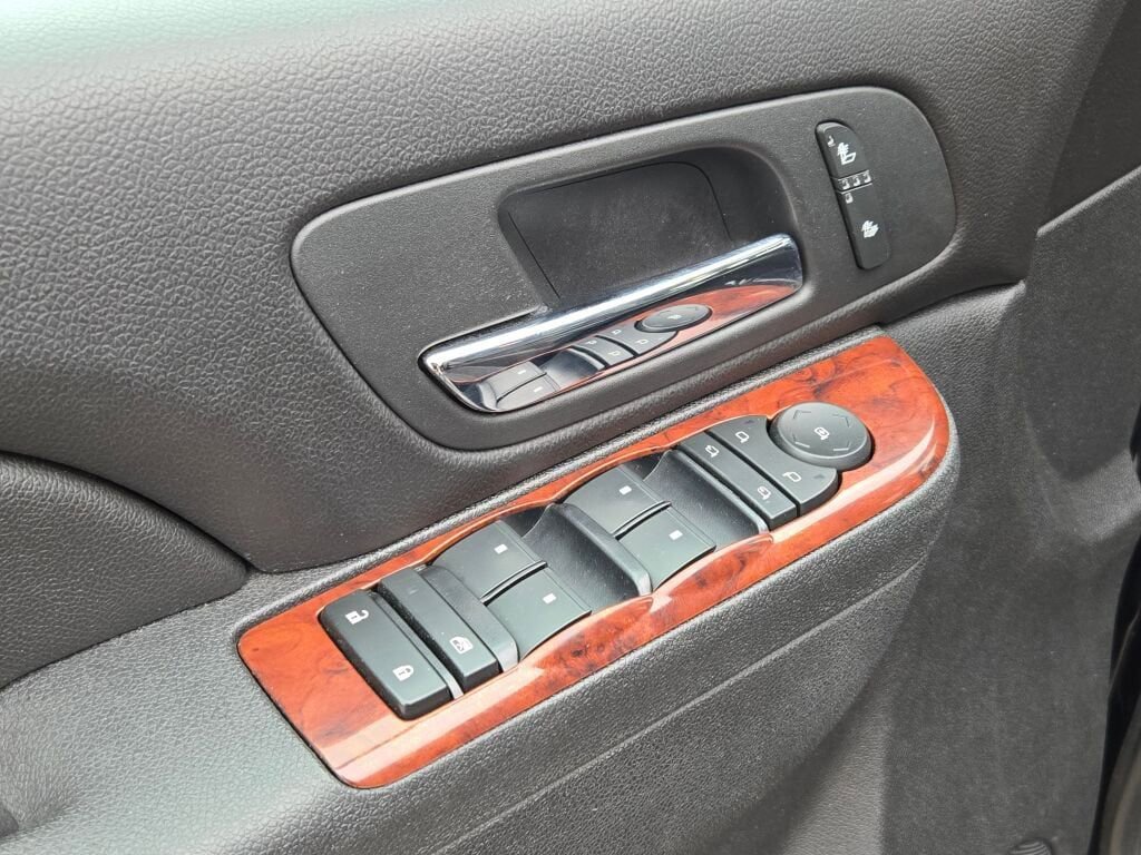 Used 2013 Chevrolet Avalanche LT w/ All-Star Edition image 20