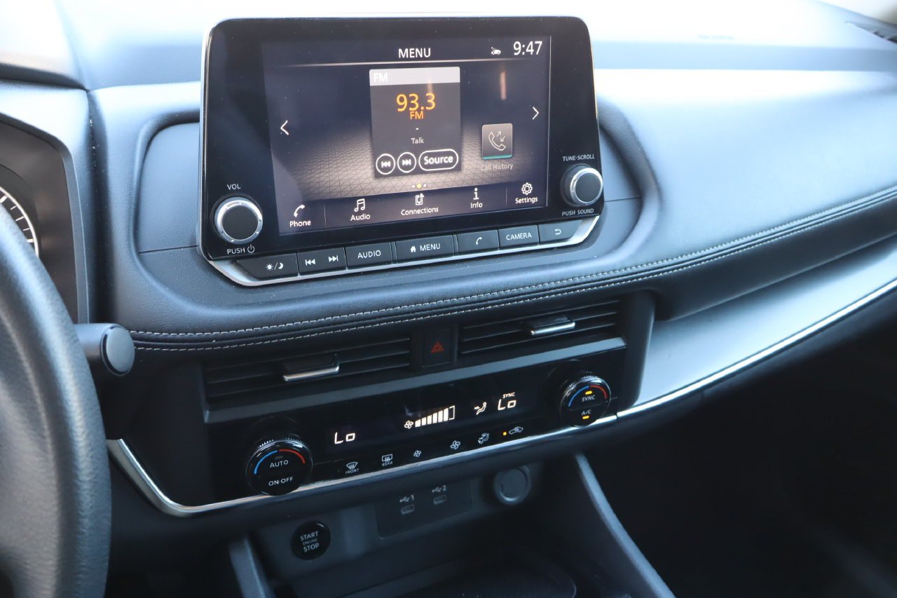 Used 2024 Nissan Rogue SV FWD image 6