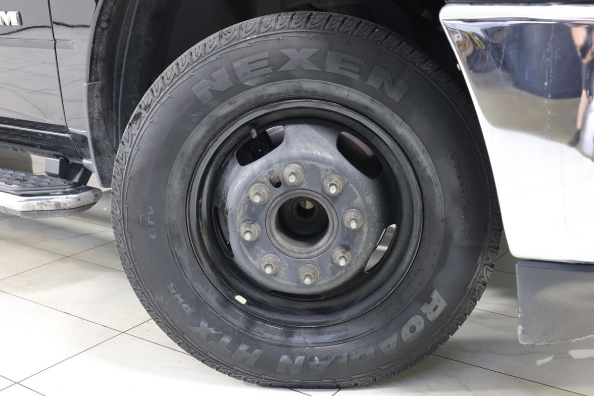 Used 2022 RAM 3500 Tradesman RWD image 11
