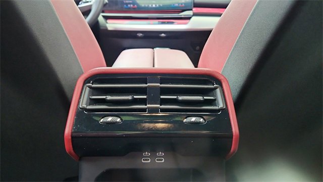 Used 2025 BMW i5 eDrive40i w/ M Sport Package image 37