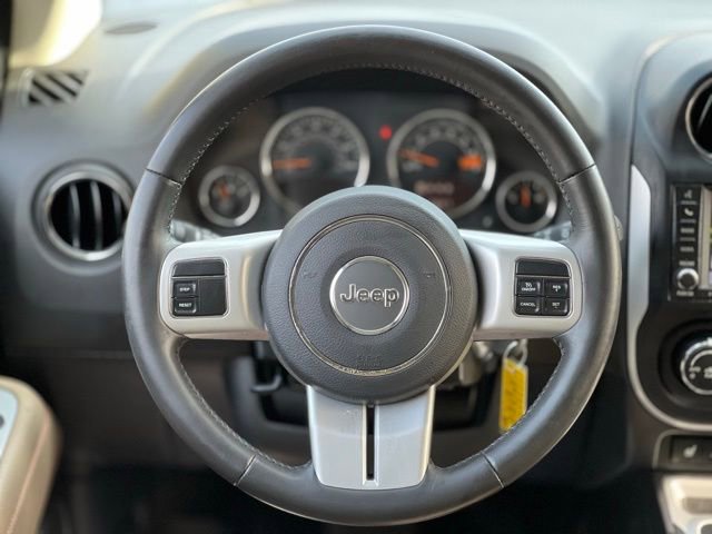 Used 2016 Jeep Compass Latitude image 33