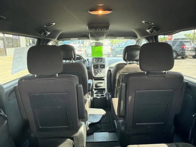 Used 2017 Dodge Grand Caravan SE FWD image 13