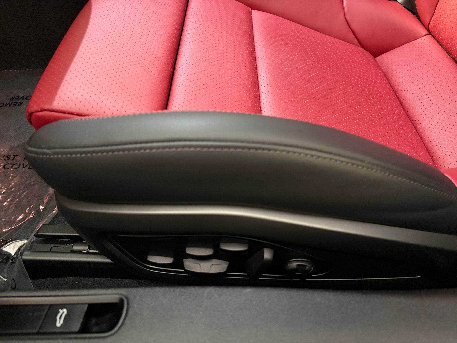 Certified 2025 Porsche 911 Carrera GTS RWD image 23