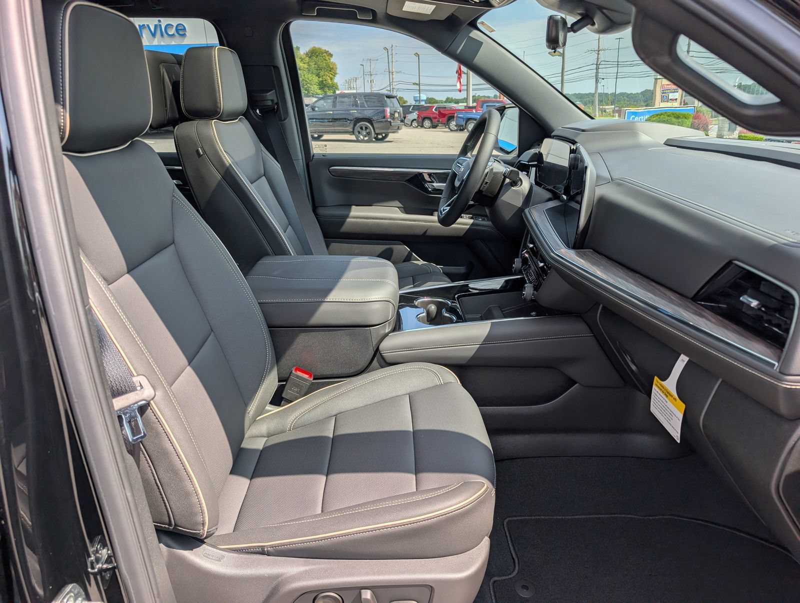 New 2026 Chevrolet Suburban Premier AWD/4WD image 8