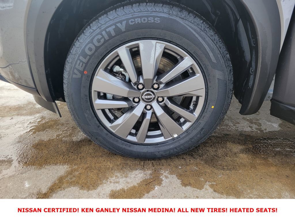 Certified 2025 Nissan Pathfinder SV image 18