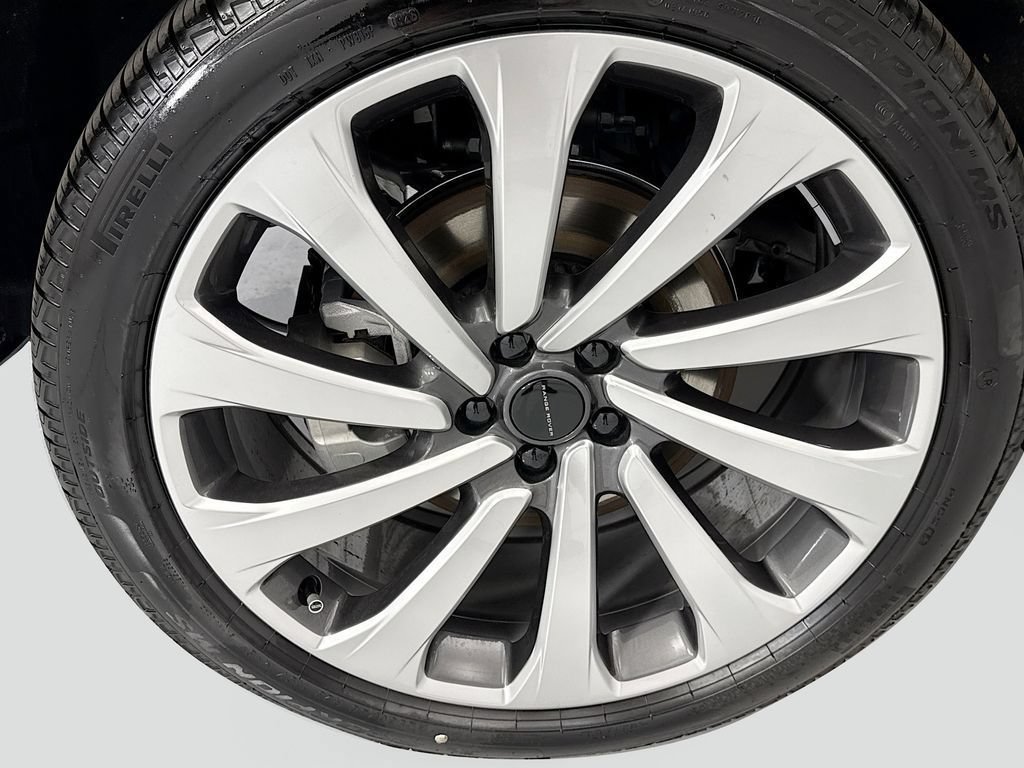 New 2026 Land Rover Range Rover Long Wheelbase SE AWD/4WD image 32