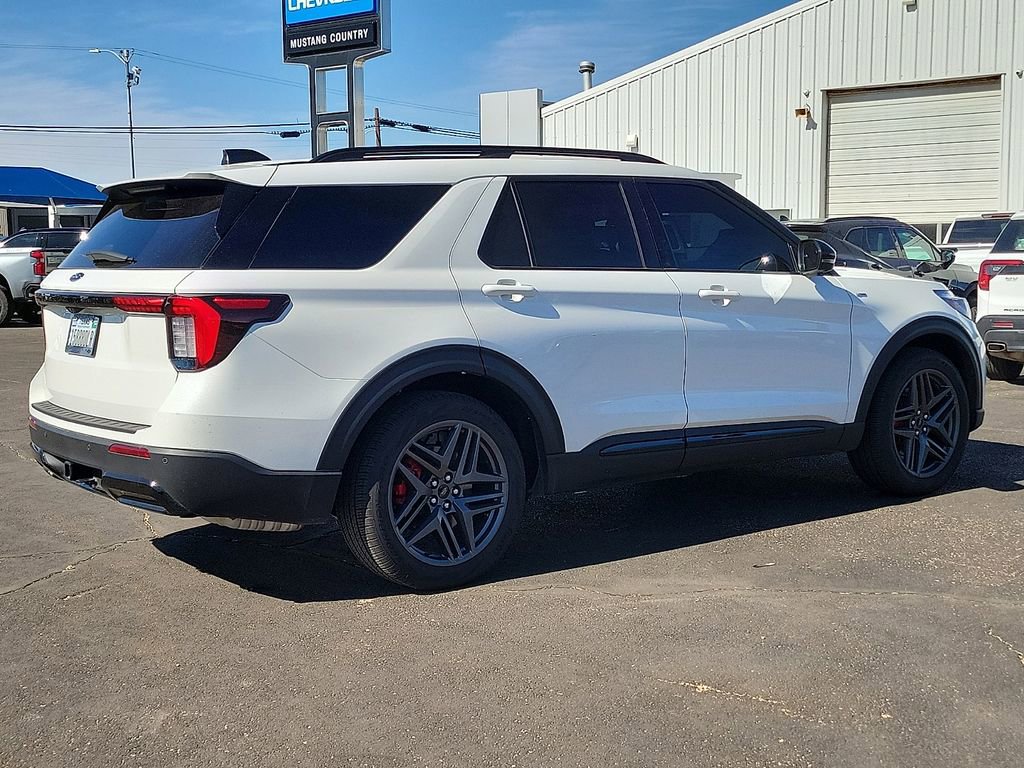 Used 2025 Ford Explorer ST-Line w/ Premium Package RWD image 4