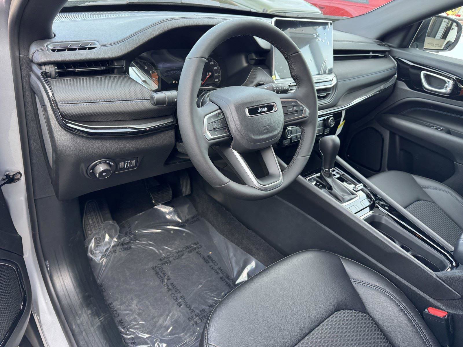 New 2026 Jeep Compass Latitude image 12