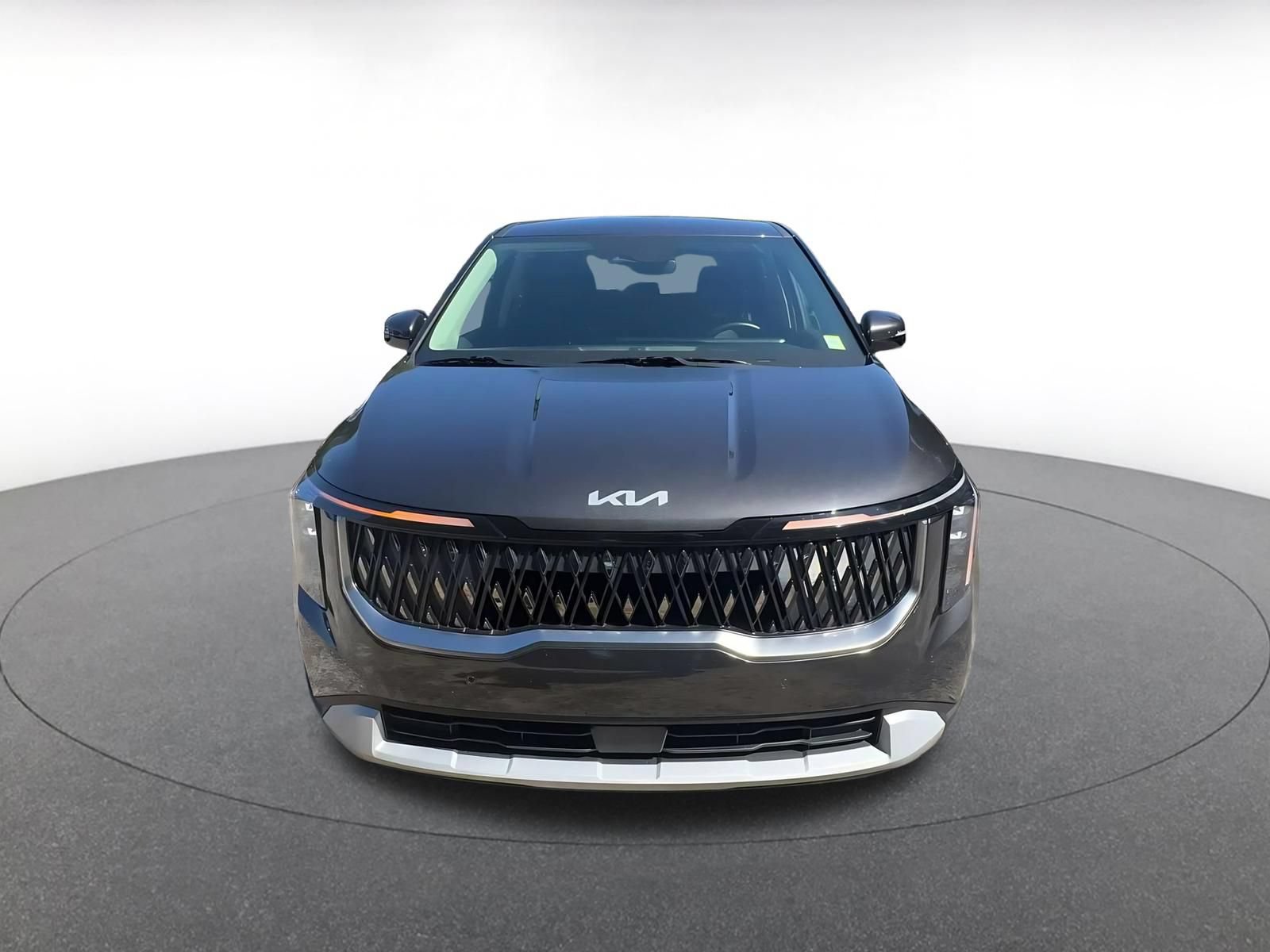 Used 2026 Kia Carnival FWD image 4