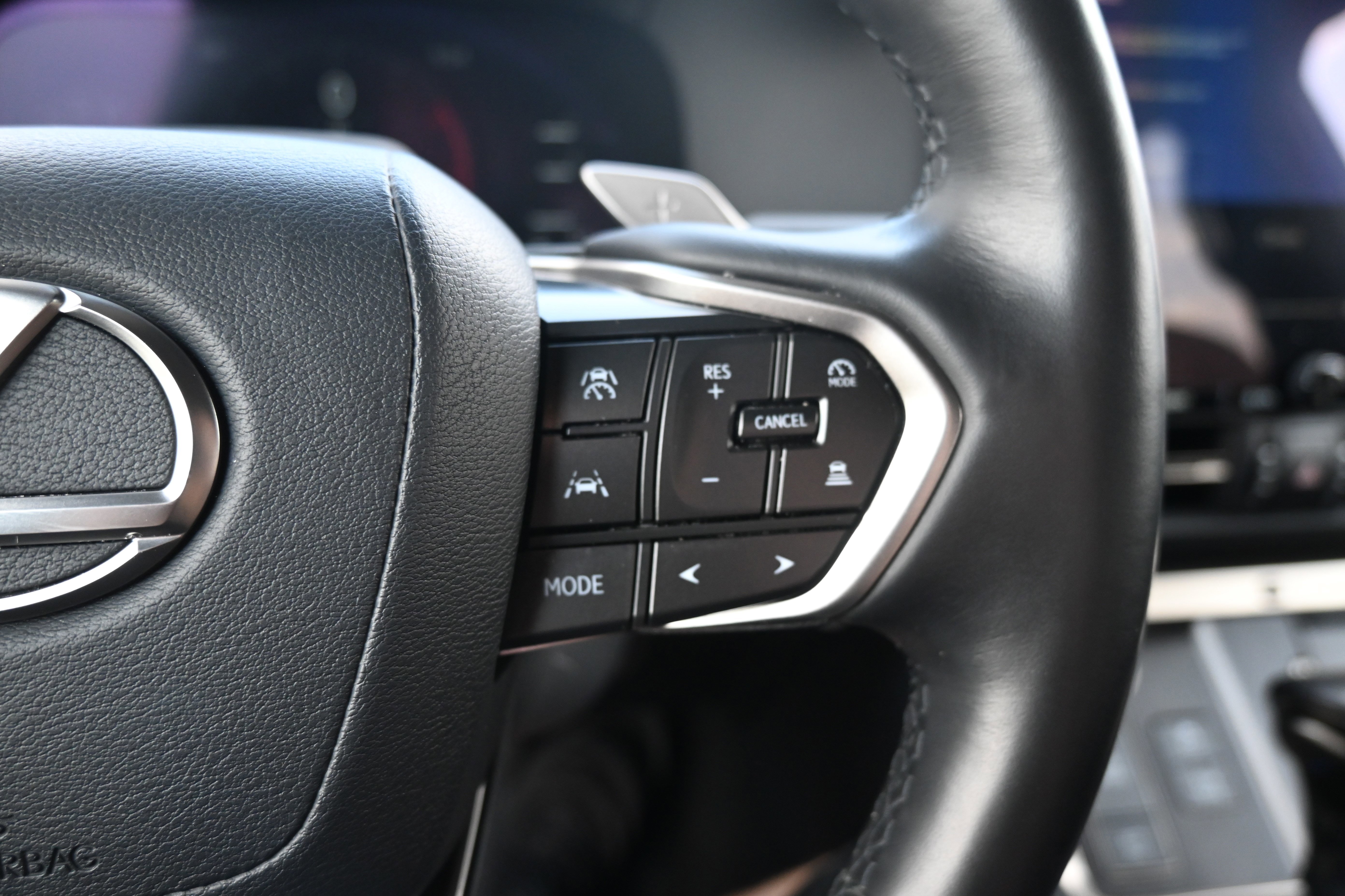 Used 2024 Lexus GX 550 w/ Accessory Package (Z1) AWD/4WD image 17
