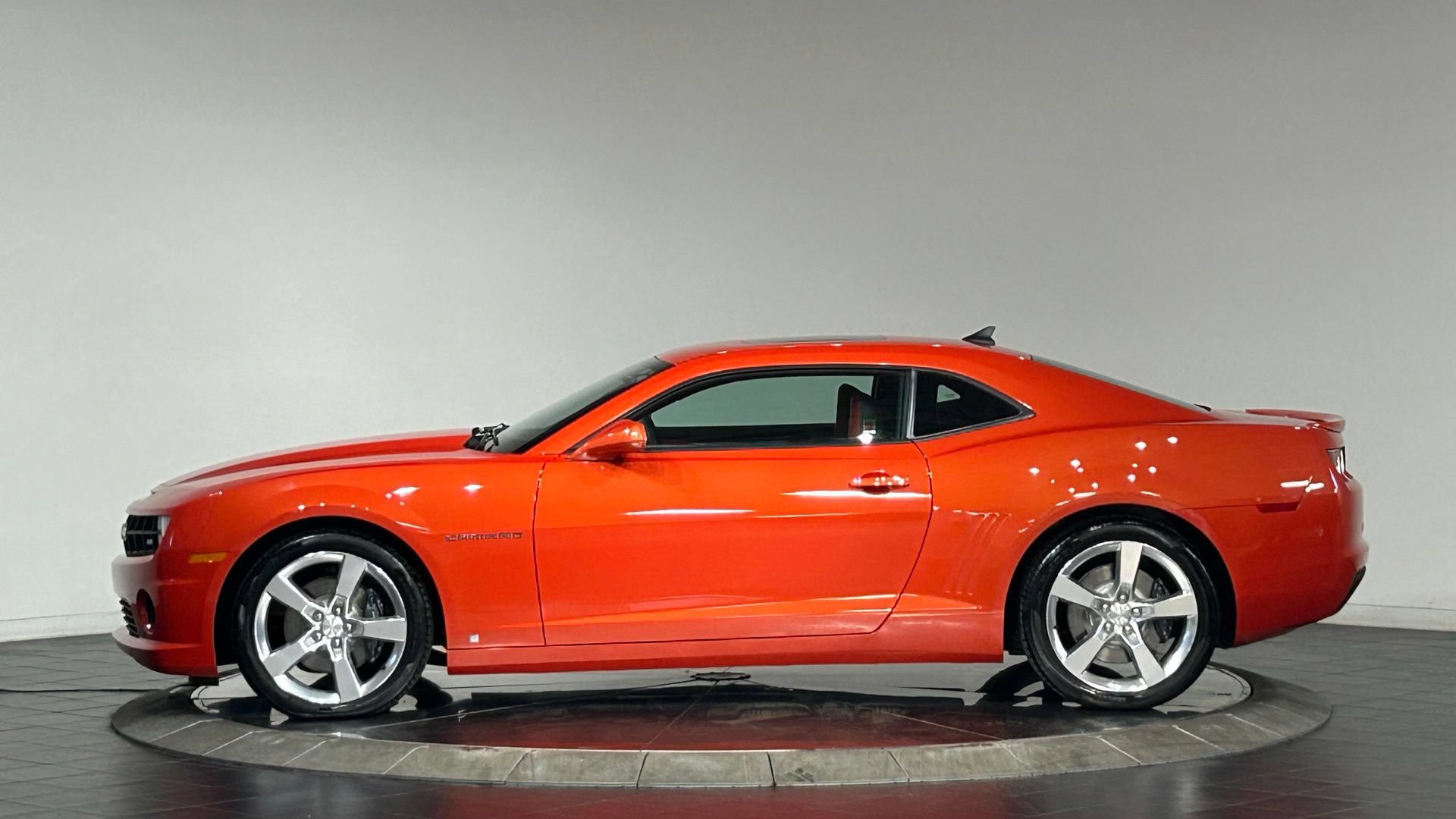 Used 2010 Chevrolet Camaro SS w/ Interior Accent Trim Package RWD image 5