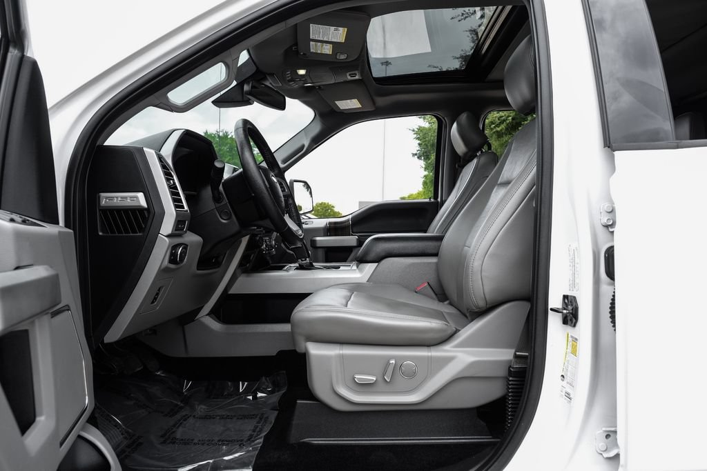 Used 2016 Ford F150 Lariat w/ Equipment Group 502A Luxury AWD/4WD image 3