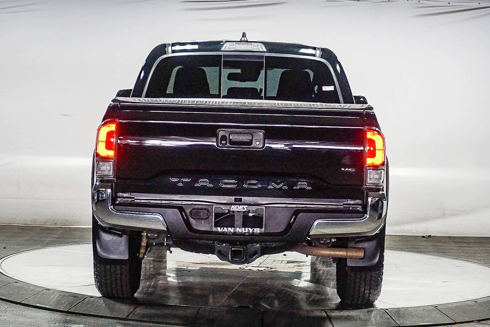 Certified 2023 Toyota Tacoma TRD Off-Road AWD/4WD image 10