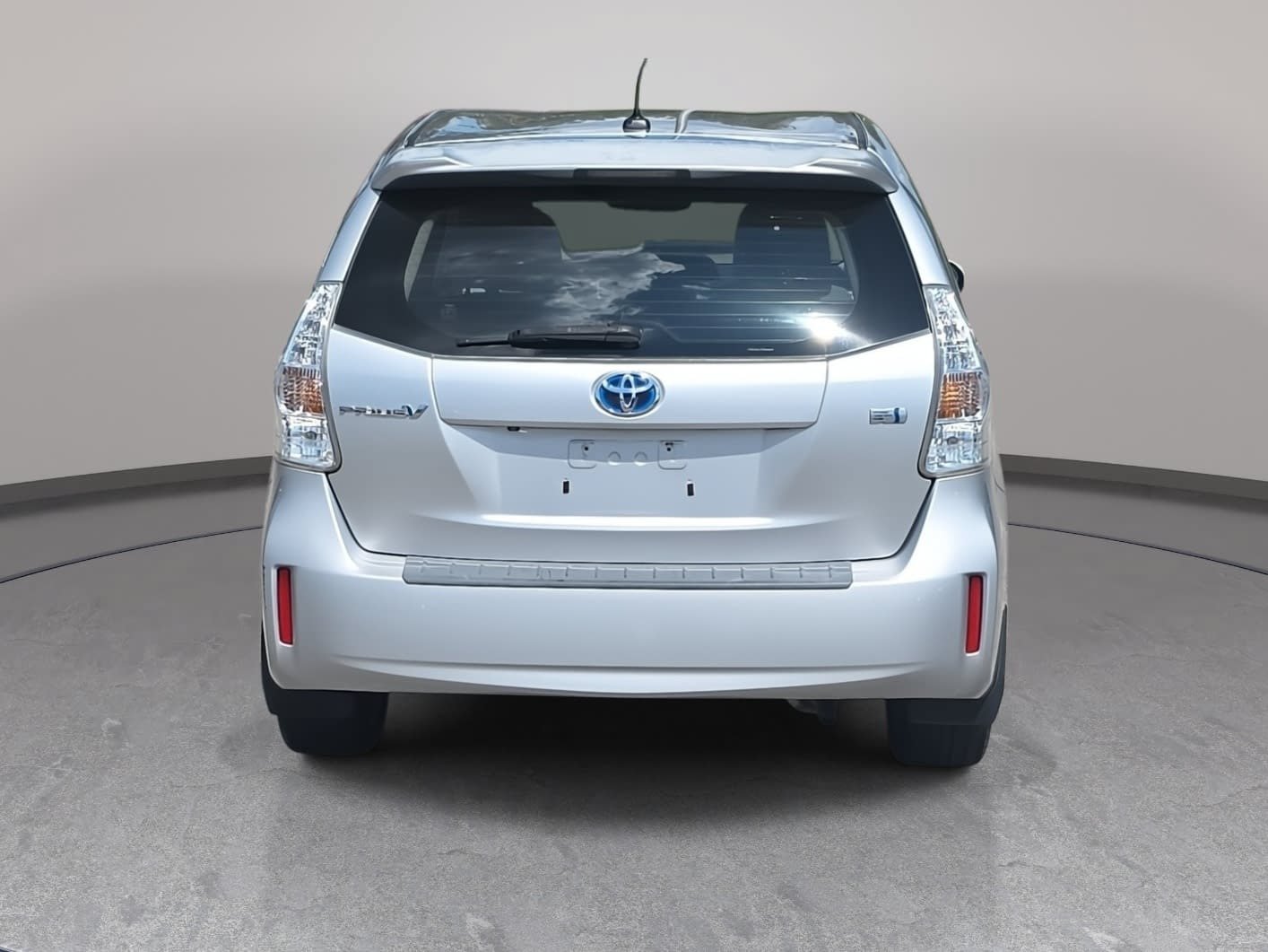 Used 2012 Toyota Prius V Five FWD image 6