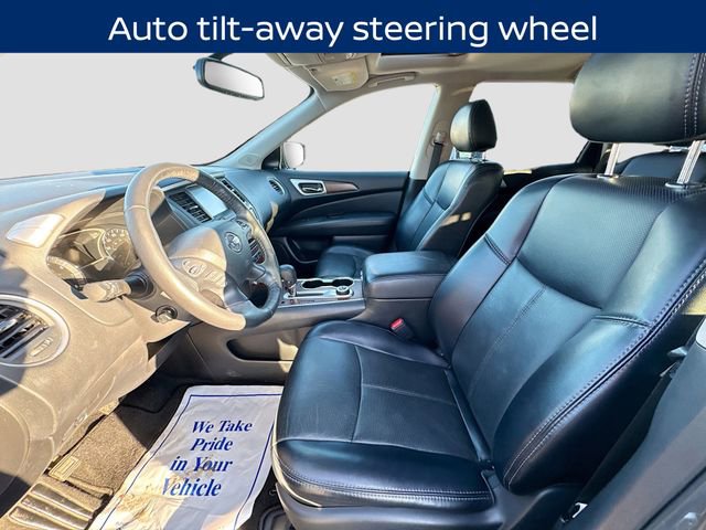 Used 2020 Nissan Pathfinder Platinum image 23