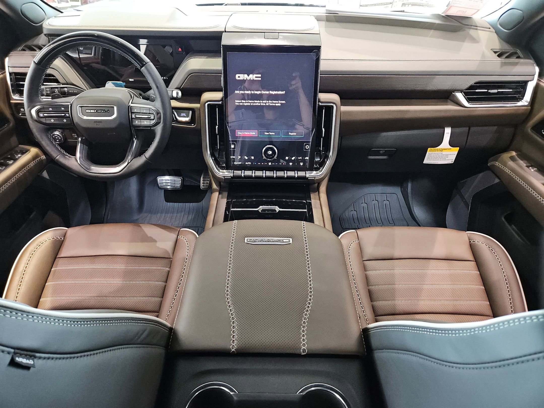 New 2026 GMC Yukon Denali Ultimate w/ LPO, Floor Liner Package image 18