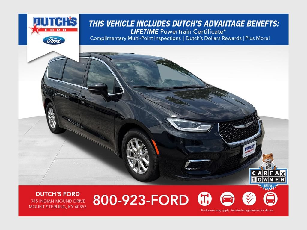 Used 2025 Chrysler Pacifica Select