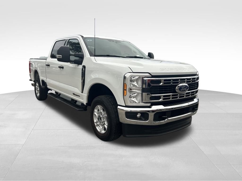 Used 2025 Ford F250 XLT image 2