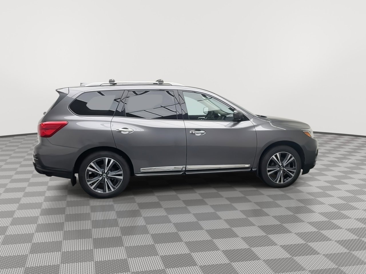 Used 2019 Nissan Pathfinder Platinum image 42