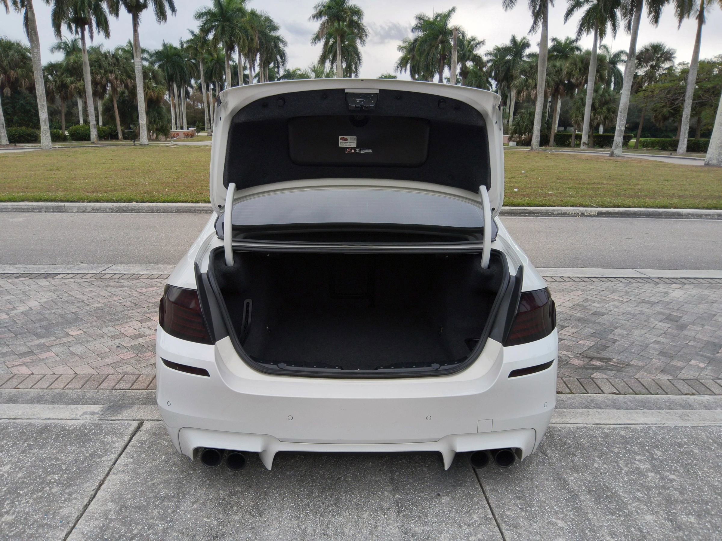 Used 2014 BMW M5 image 49